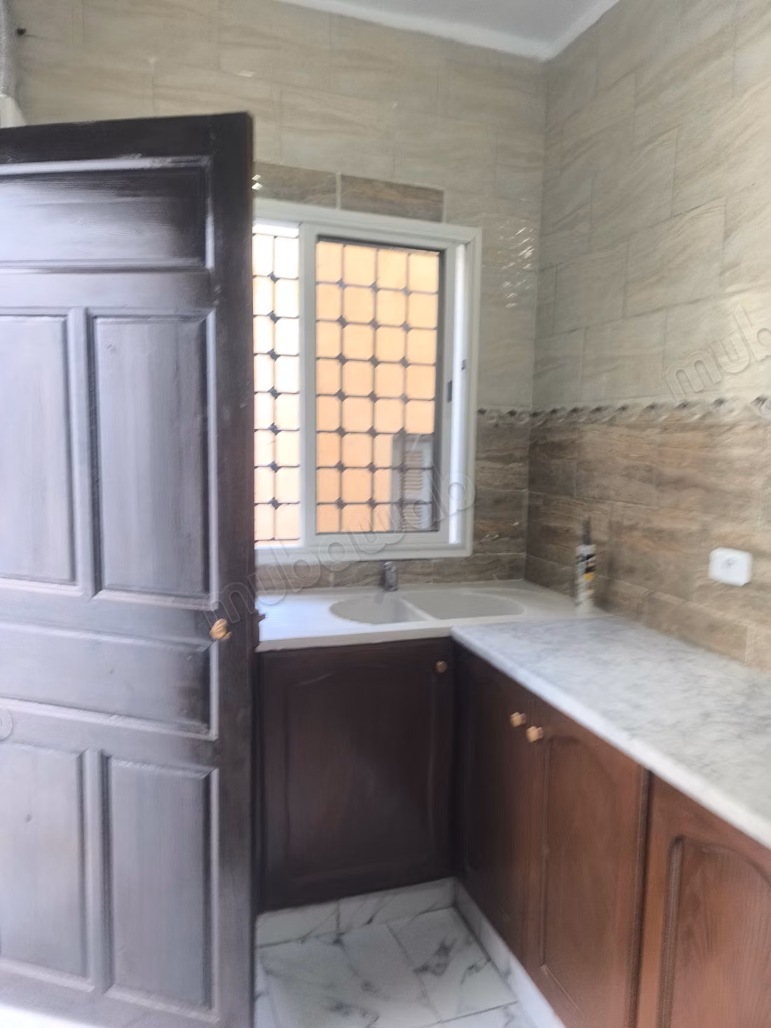 Beautiful apartment for rent in La Marsa Ville. 2 beautiful bedrooms. Satellite dish