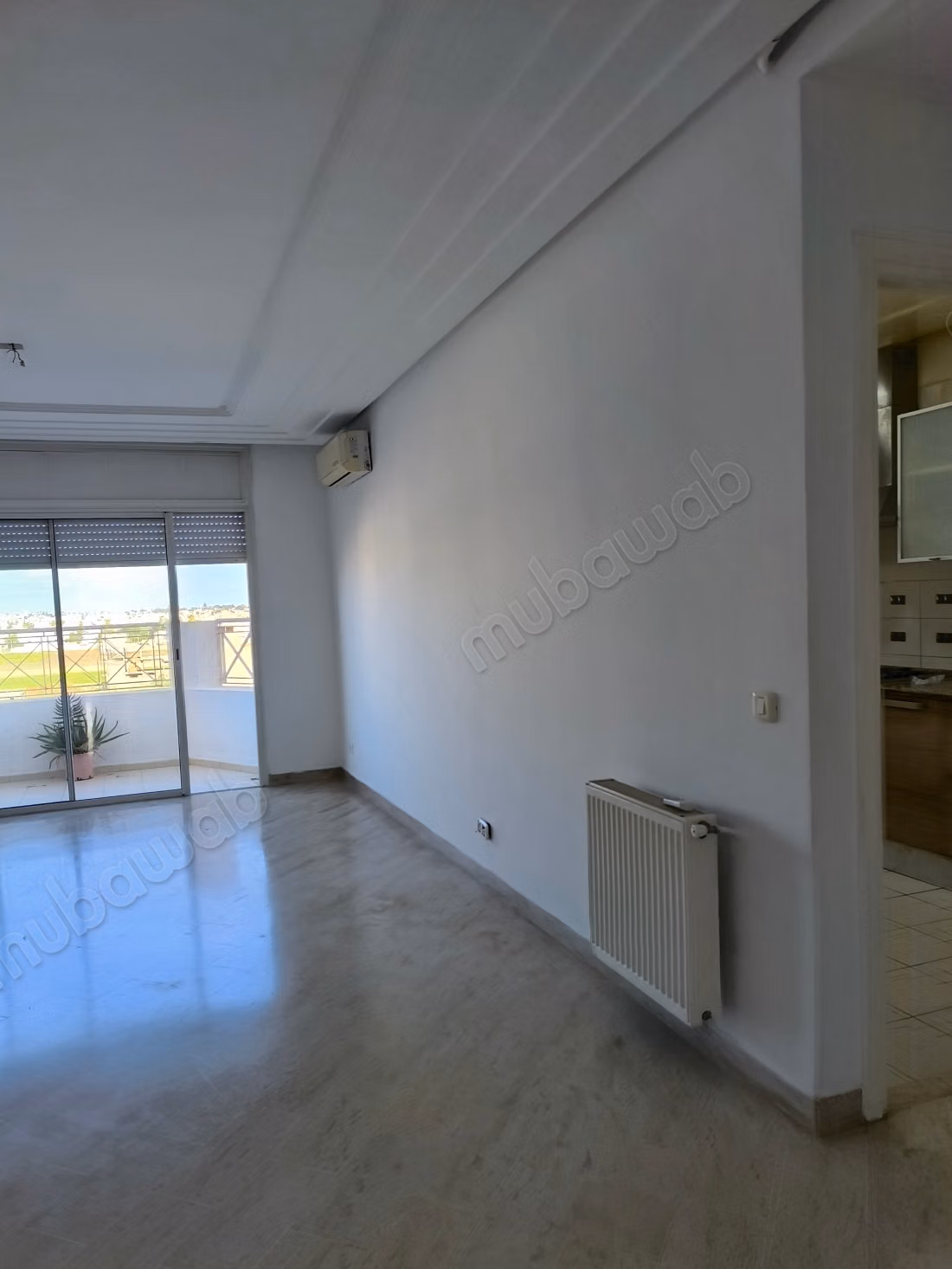 Apartment for rent in Bhar Lazreg. 2 pleasant rooms. Double glazing and central heating