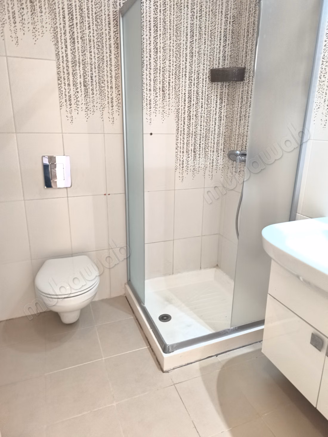 Apartment for rent in Bhar Lazreg. 2 pleasant rooms. Double glazing and central heating