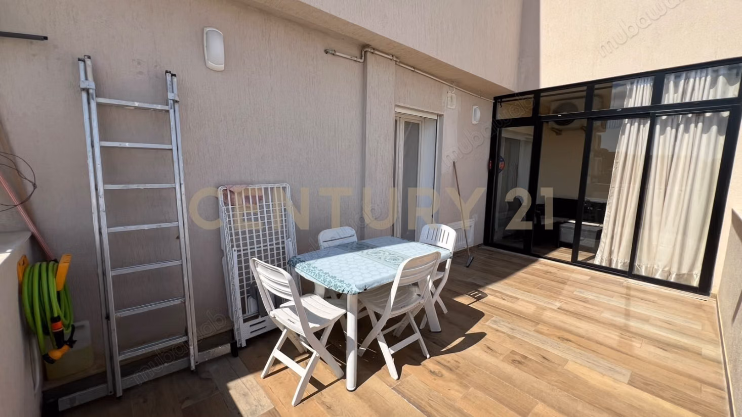 À louer s2 meublé avec terrasse et vue mer afh2