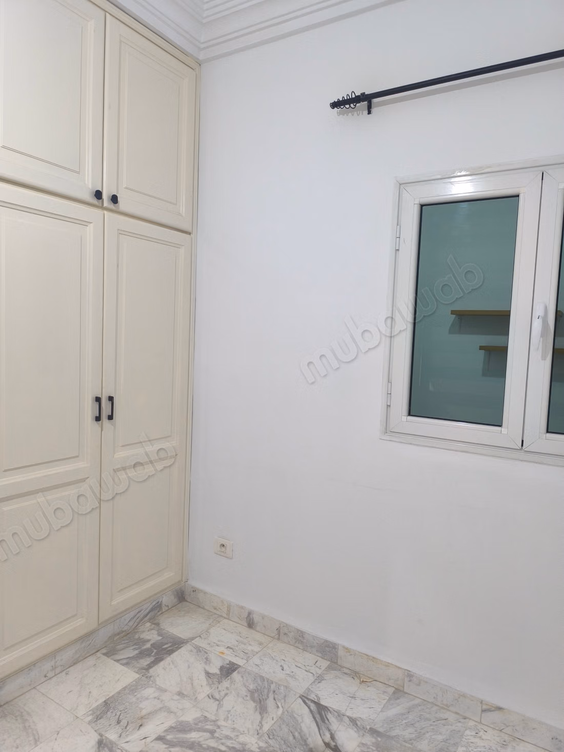 Affitto di un appartamento a La Marsa Ville. Superficie totale 120 m². Tutti i comfort con camino e aria condizionata.