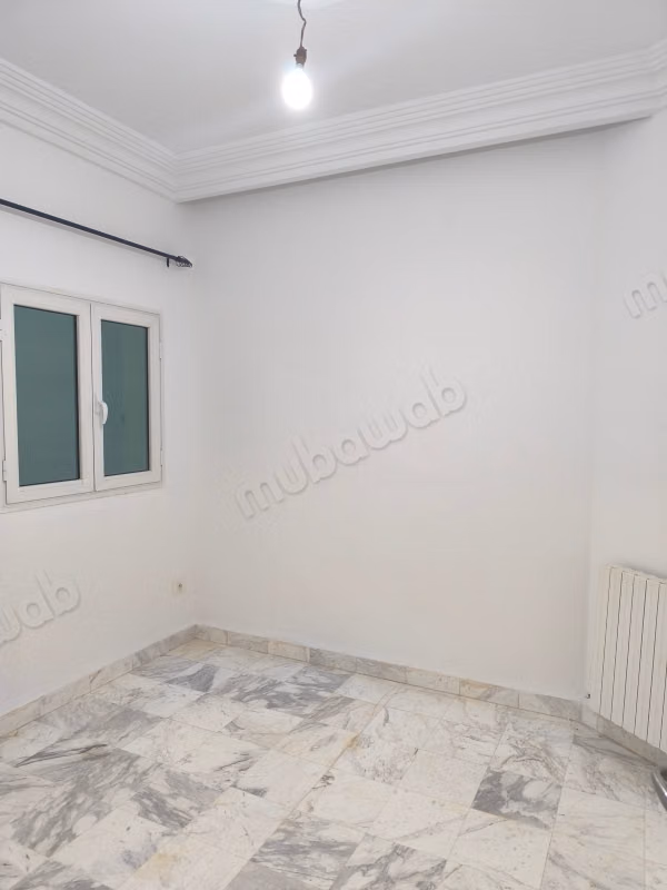 Affitto di un appartamento a La Marsa Ville. Superficie totale 120 m². Tutti i comfort con camino e aria condizionata.