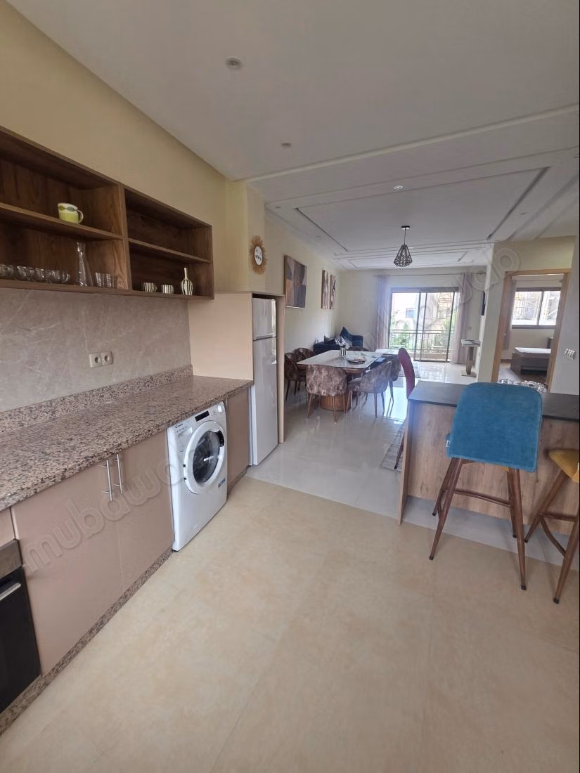 Appartement à louer à targa.
Surface de 103 m².
Bien meublé