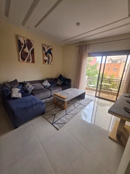 Appartement à louer à targa.
Surface de 103 m².
Bien meublé