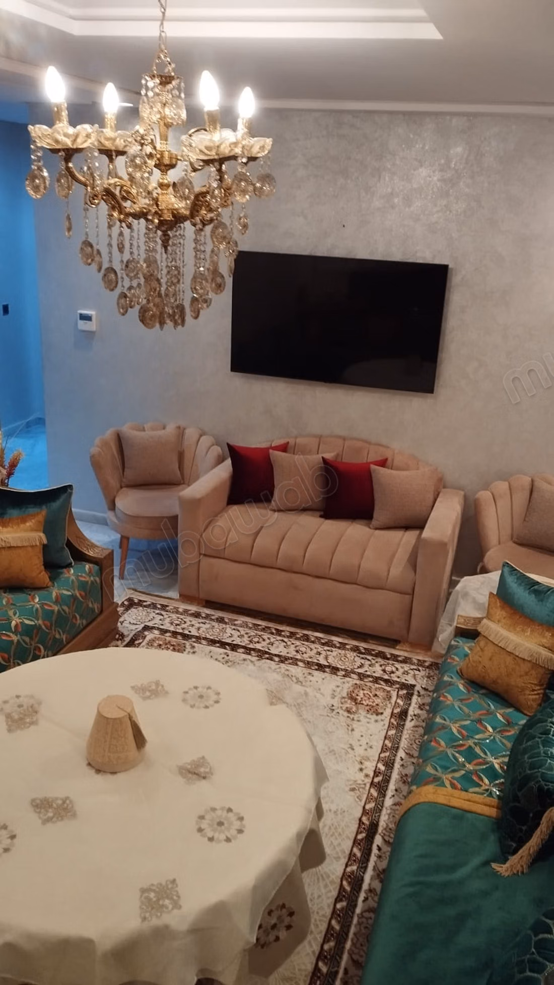 Vendita di un bel appartamento ad Aïn Sebaâ. 3 grandi stanze. Antenna parabolica, residence sicura
