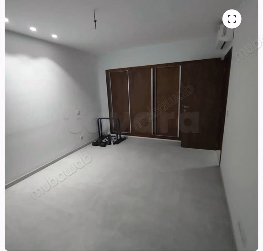 S2 Semi-Furnished Apartment Never Lived In
