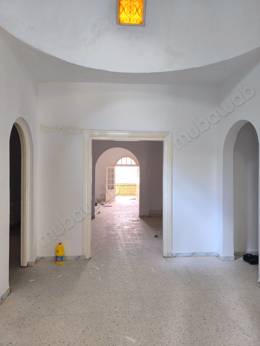 Villa de haut standing à louer à Gammarth Supérieur. Surface de 850 m². Double vitrage et chauffage central