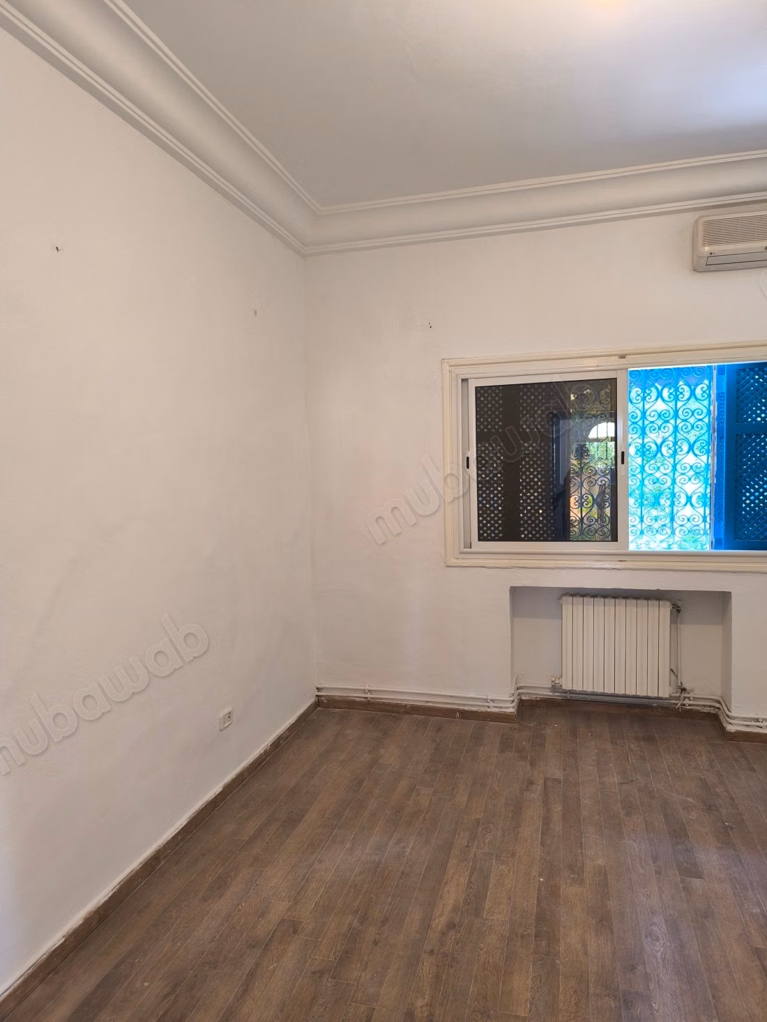 Villa de haut standing à louer à Gammarth Supérieur. Surface de 850 m². Double vitrage et chauffage central