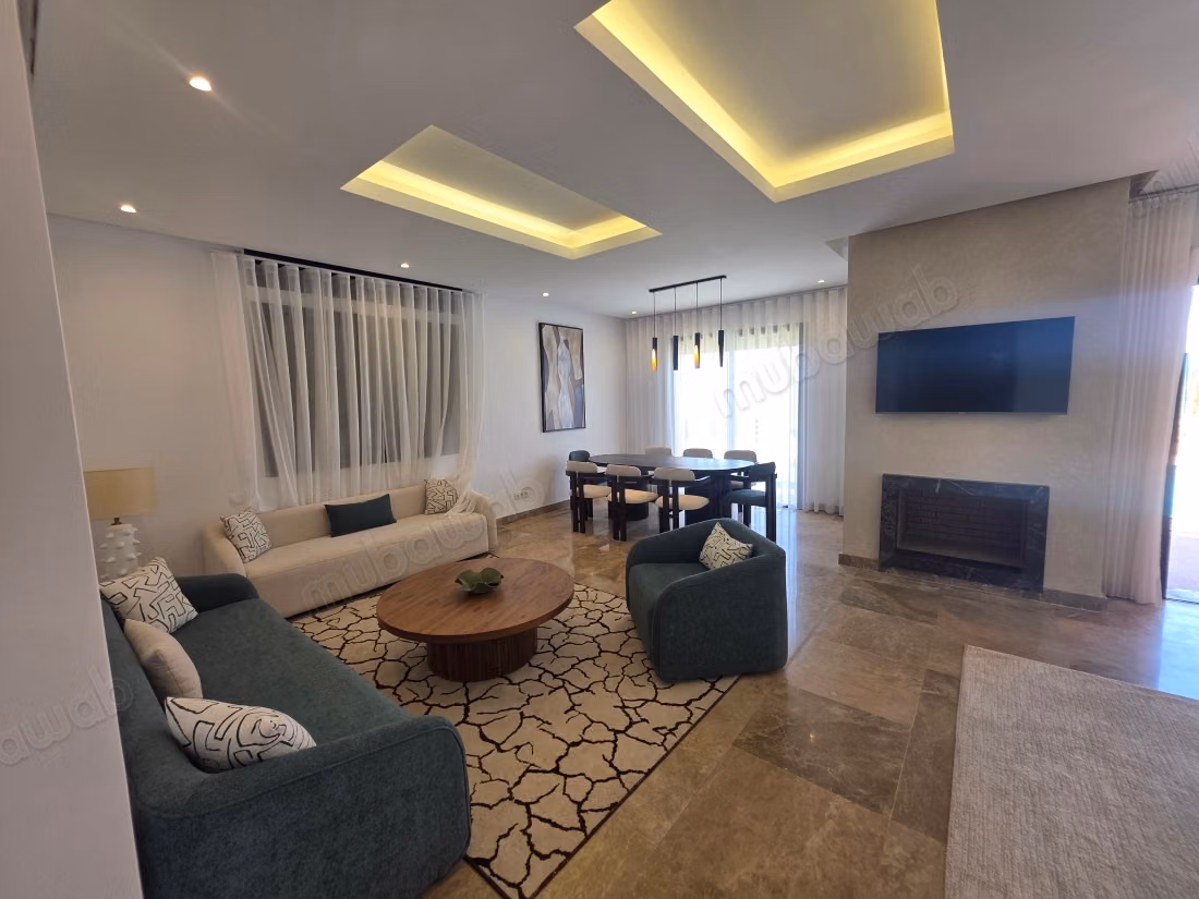Belle maison en location à Ourika. 
5 grandes pièces. 
Meublé