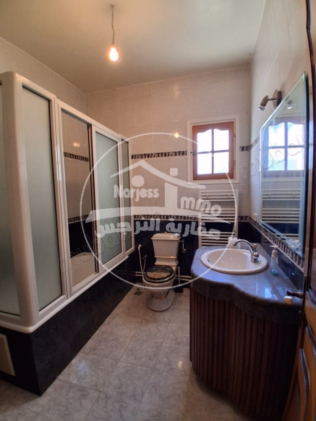 1er Etage S4 moitié du Toit à vendre à côté de la