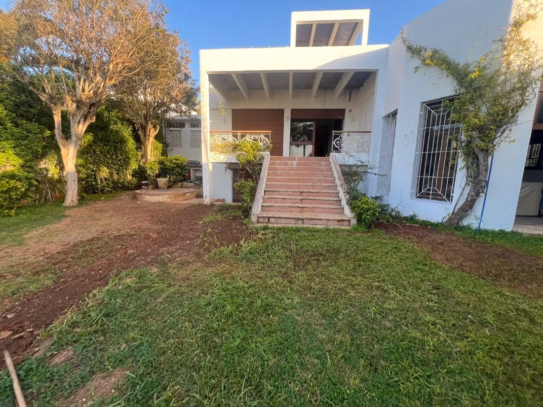 In vendita villa con vista mare ad Anfa Superiore