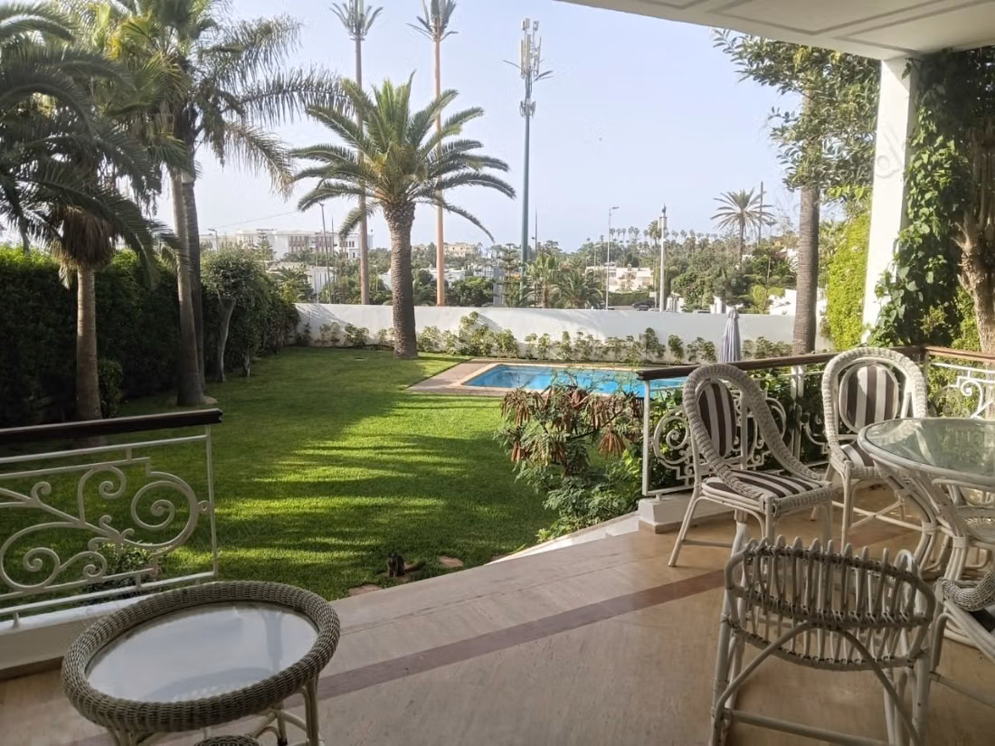 In vendita villa con vista mare ad Anfa Superiore