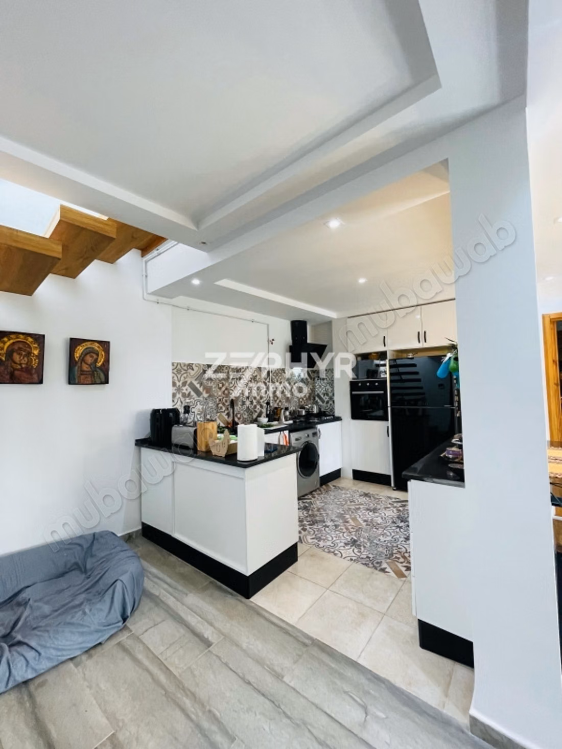 A louer Duplex S3 vide à la Marsa cité du stade