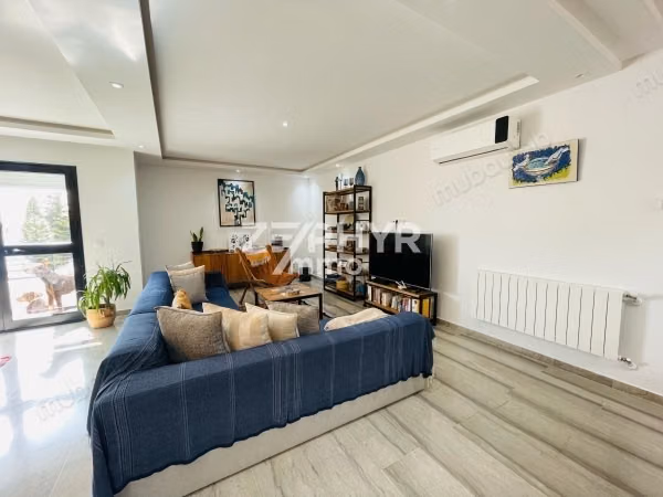 In affitto Duplex S3 vuoto a Marsa città dello stadio