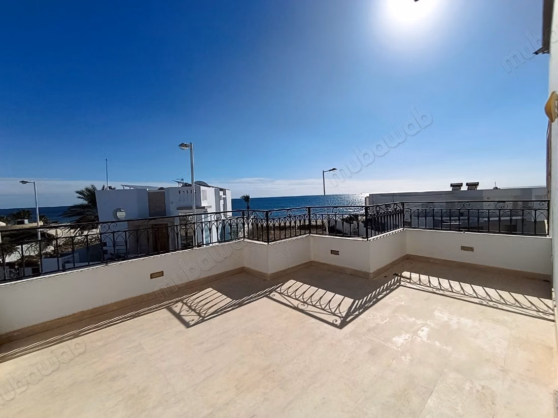 Splendide Villa avec Apt. À Jinene Béni Khiar
