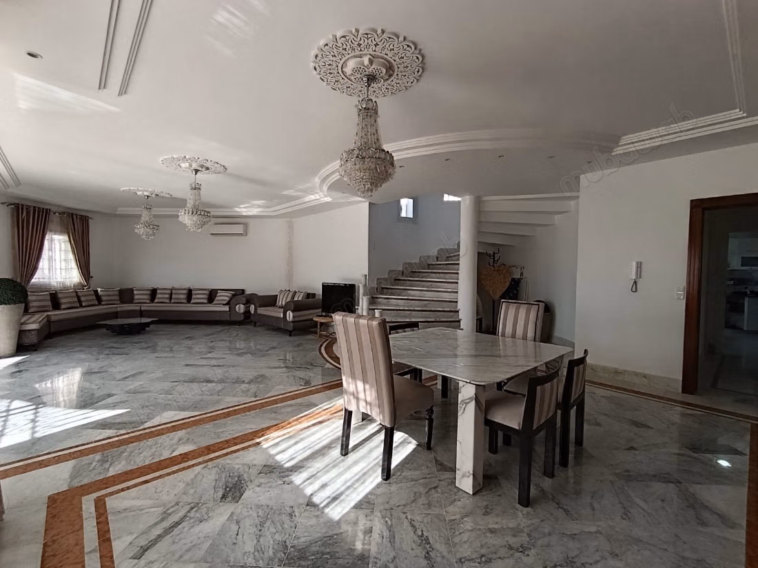 Splendide Villa avec Apt. À Jinene Béni Khiar