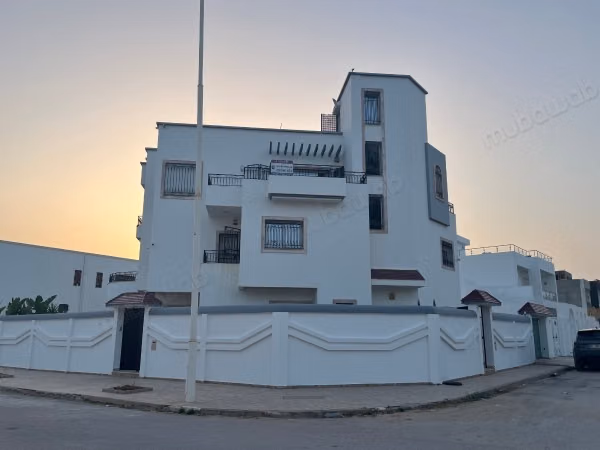 Splendide Villa avec Apt. À Jinene Béni Khiar