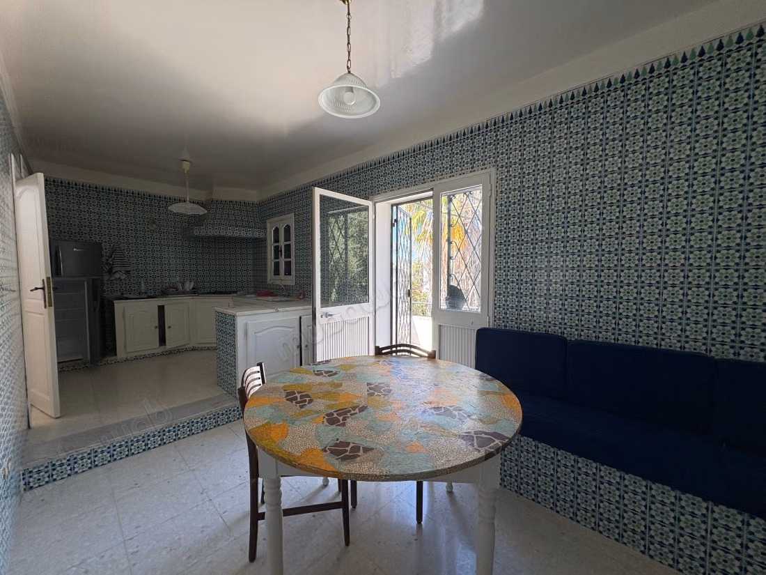 Appartement en location à La Marsa. 2 chambres spacieuses. Meublé