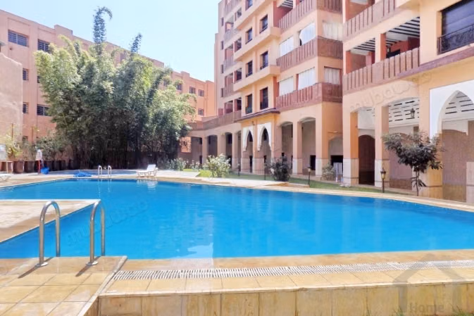 Appartamento arredato con piscina