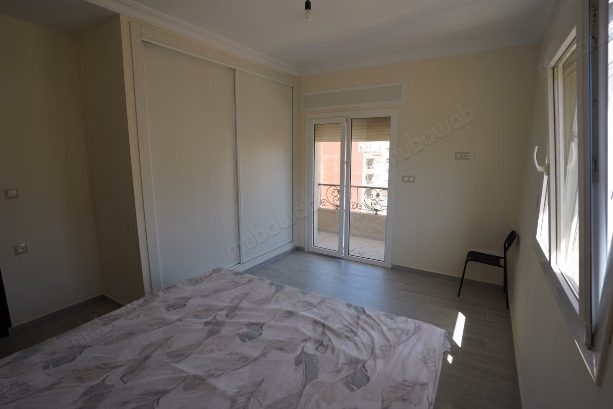 Apartment for sale in Martil with 3 rooms and an area of 100 square meters