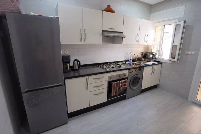 Apartment for sale in Martil with 3 rooms and an area of 100 square meters
