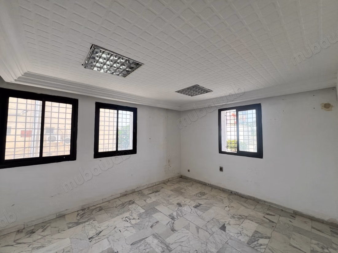 A louer BUREAU 250m2 à Charguia 2