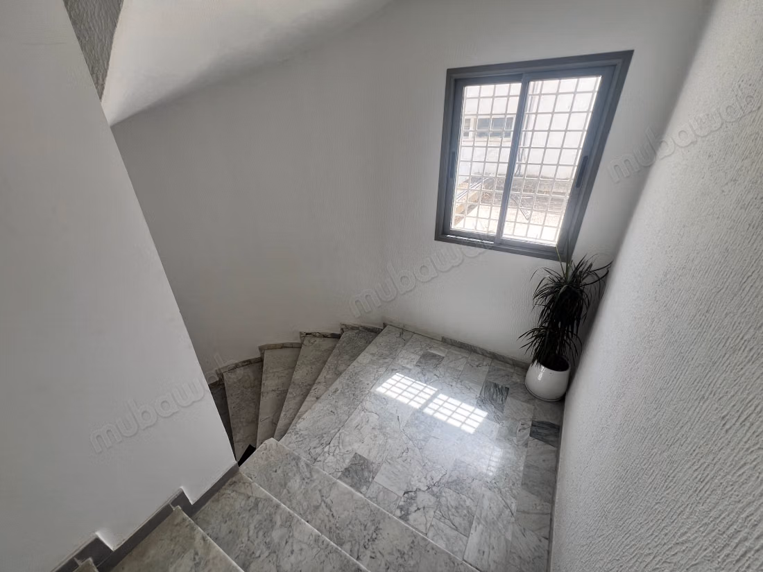A louer BUREAU 250m2 à Charguia 2