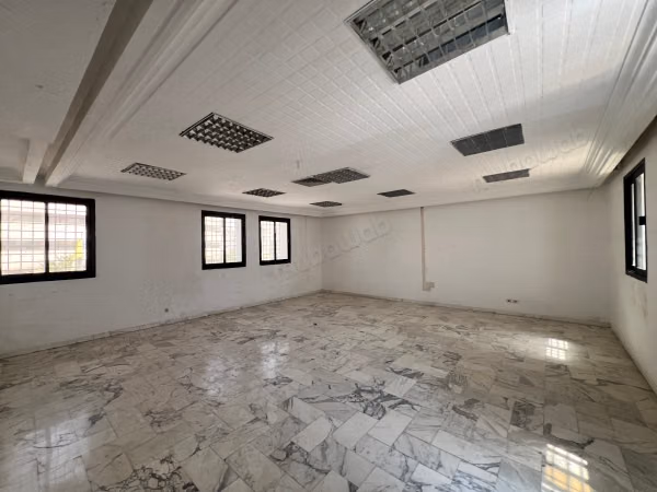 In affitto UFFICIO 250m2 a Charguia 2