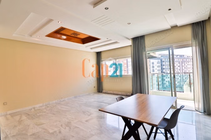 Appartement vide 3 chambres à louer centre
