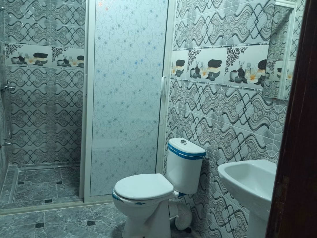 Location d'un appartement à Mouna. 3 belles chambres. Salon Marocain, sécurité