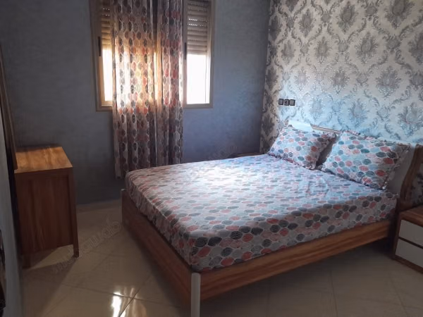 Location d'un appartement à Mouna. 3 belles chambres. Salon Marocain, sécurité