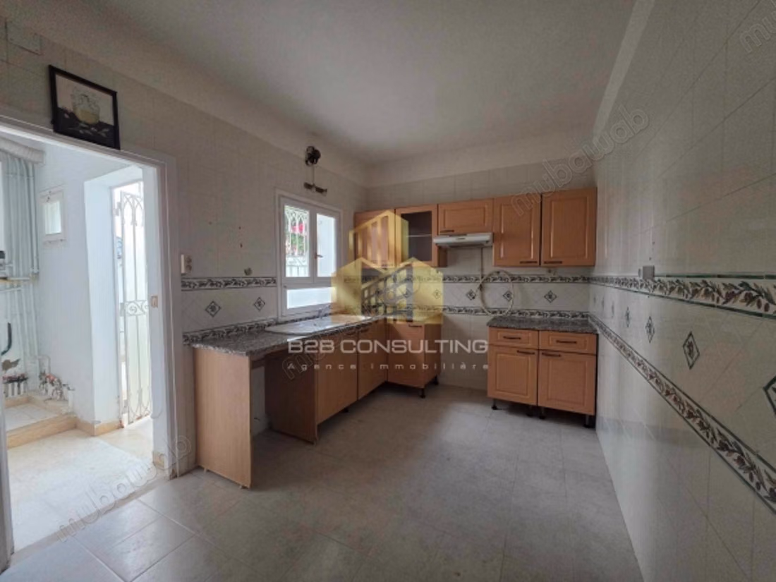 À louer un duplex s3 avec jardin à la marsa