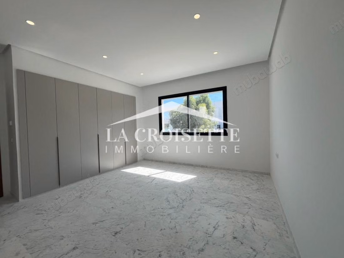 Triplex S4 con vista mare a Gammarth