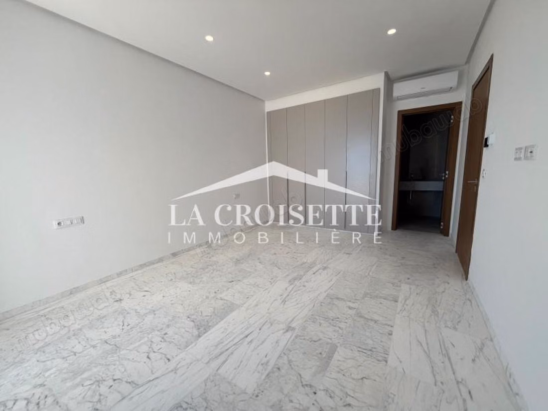 Triplex S4 con vista mare a Gammarth