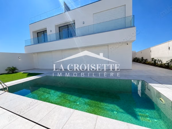 Villa S3 con giardino e piscina a Gammarth