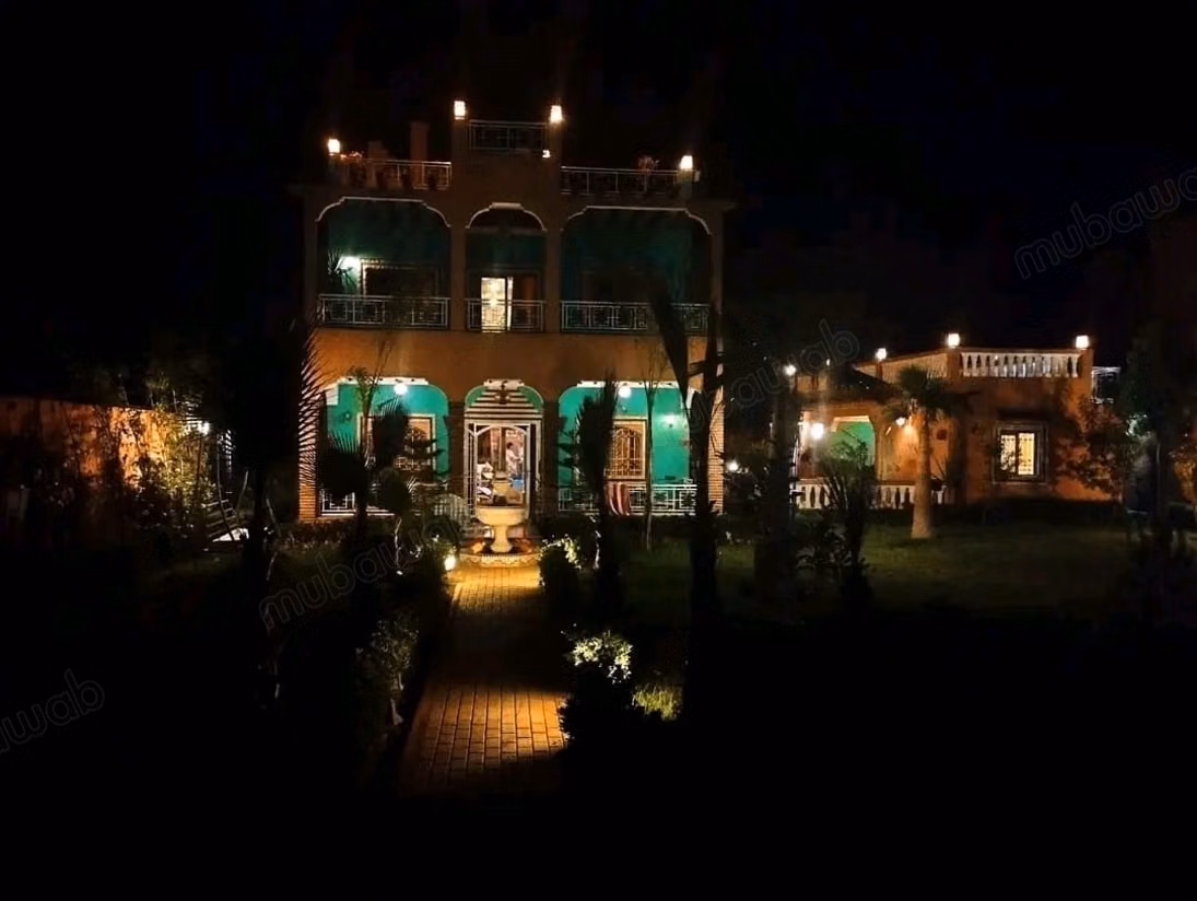 Luxurious villa for sale in Ourika. Total area 1000 m². Balcony and garden