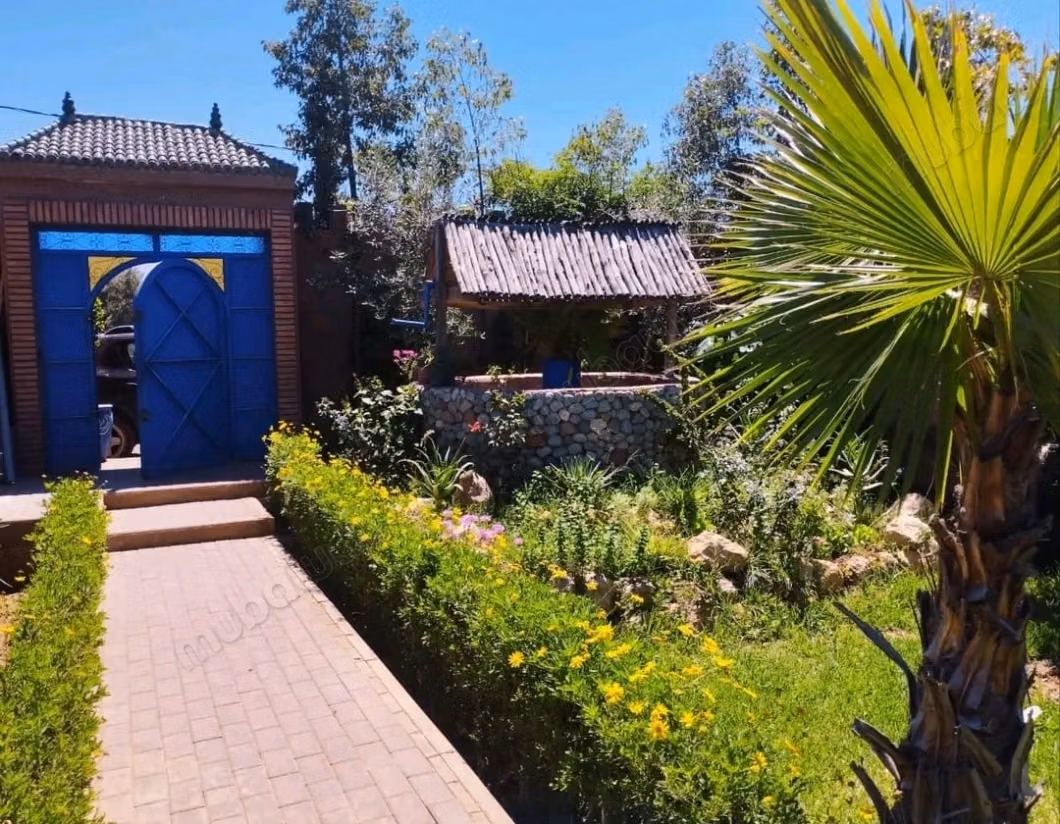 Luxurious villa for sale in Ourika. Total area 1000 m². Balcony and garden