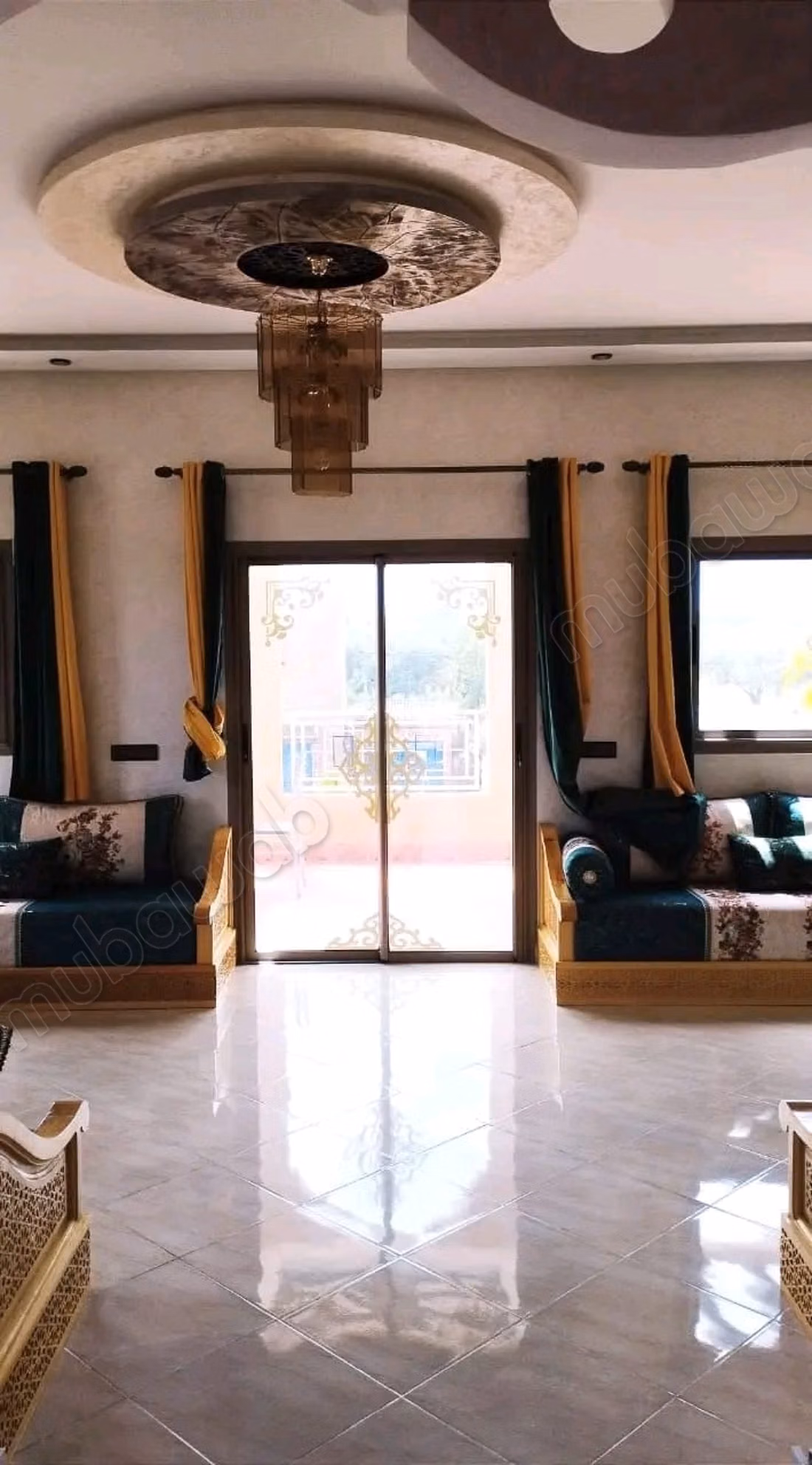 Luxurious villa for sale in Ourika. Total area 1000 m². Balcony and garden