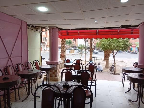 Commercial space for sale on Route d'Agadir Essaouira. Total area 65 m². Well-equipped kitchen
