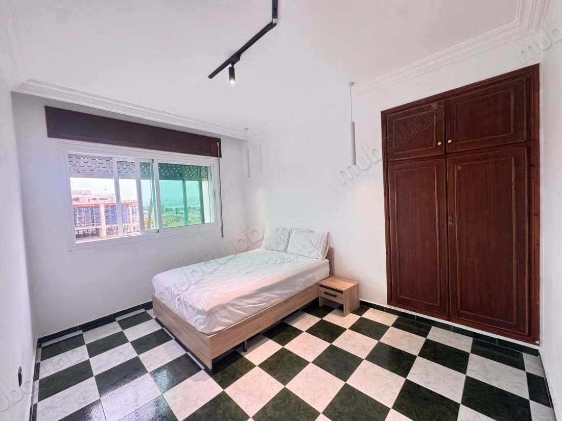 Apartment facing the Marina – Sea view