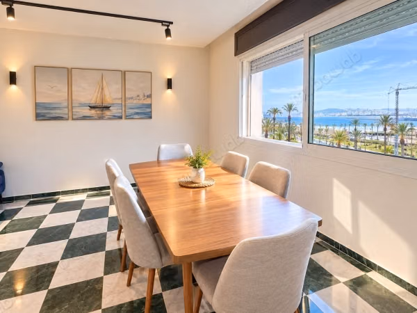 Apartment facing the Marina – Sea view