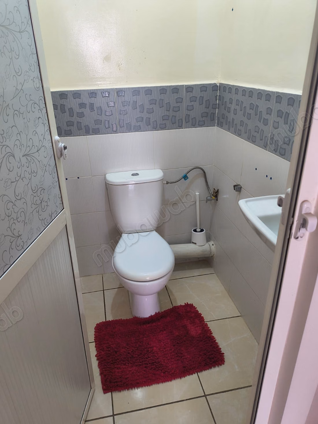 Appartamenti in affitto nel quartiere Wadi Al-Dahab. 2 camere meravigliose. Residenza sicura dotata di un sistema di ricezione di canali satellitari.