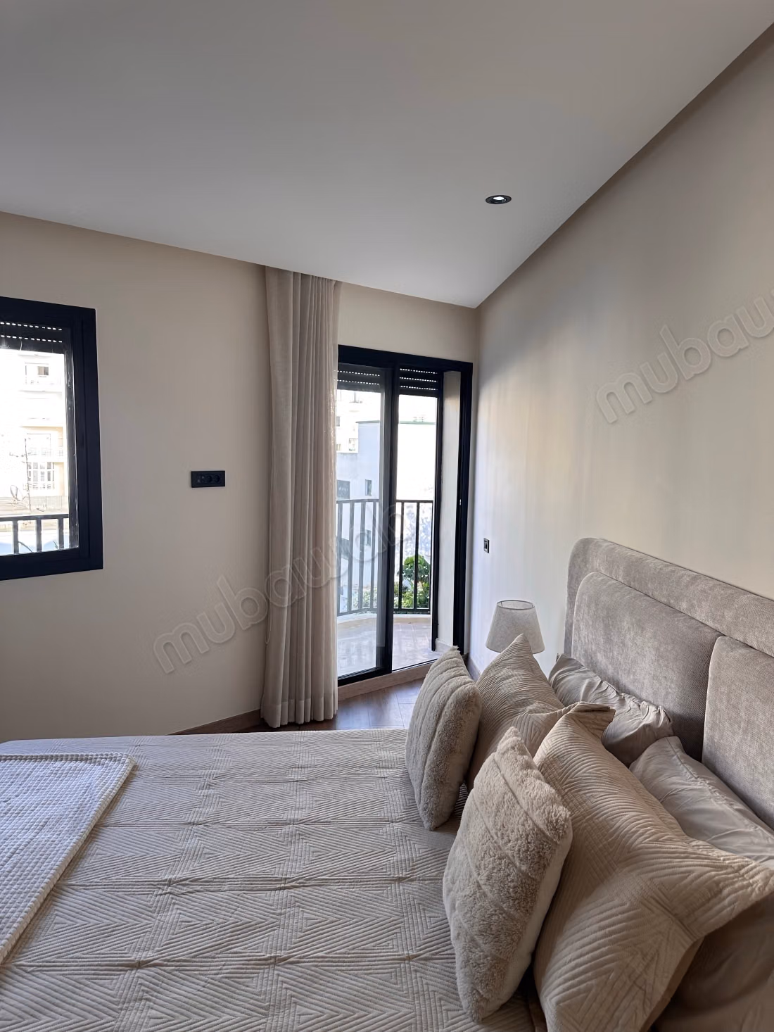 Appartement à louer à Palmier. 
1 belle chambre. 
Bien meublé