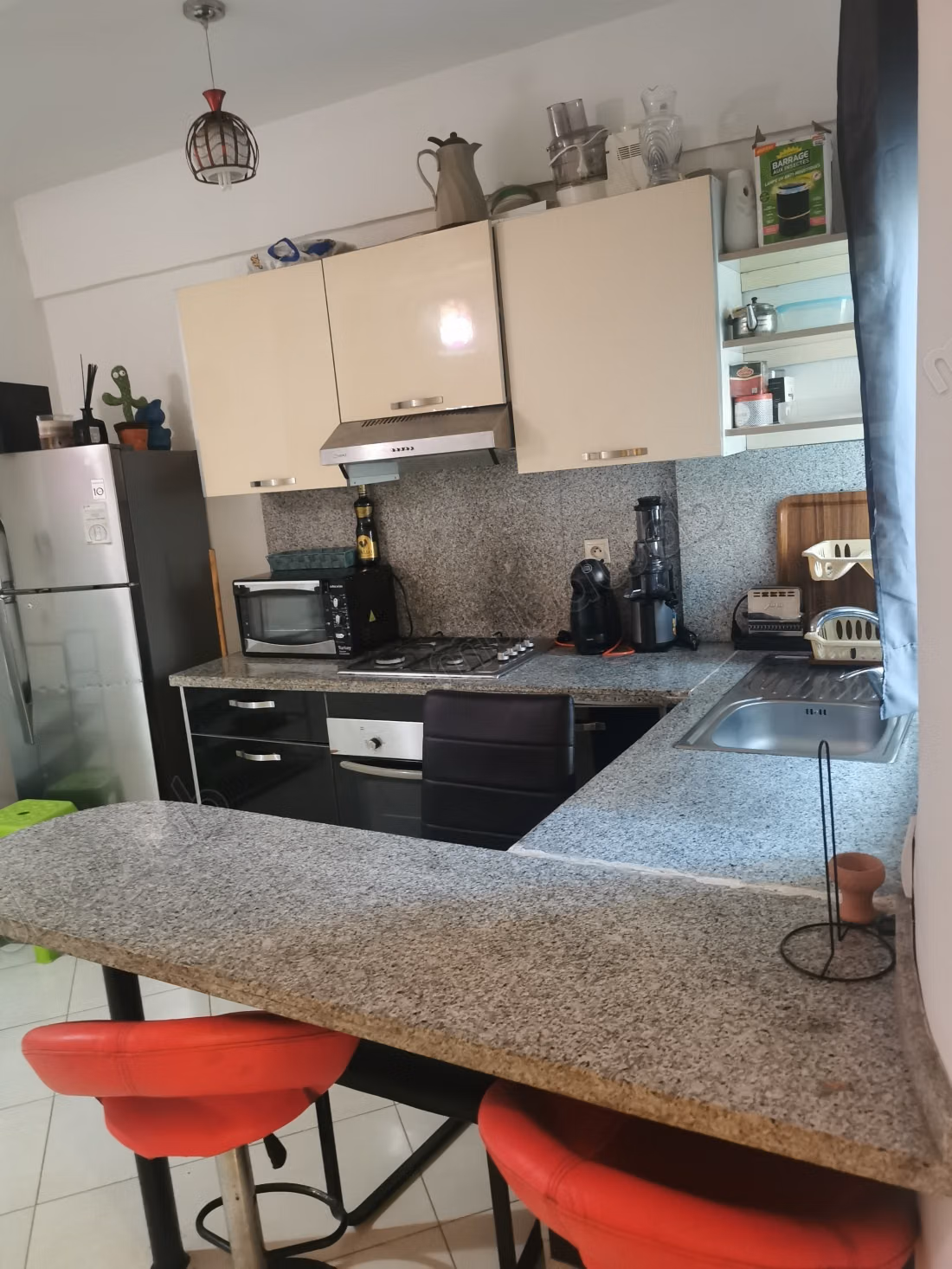 Appartement en location à Bourgogne Ouest. 1 Pièce. Meublé