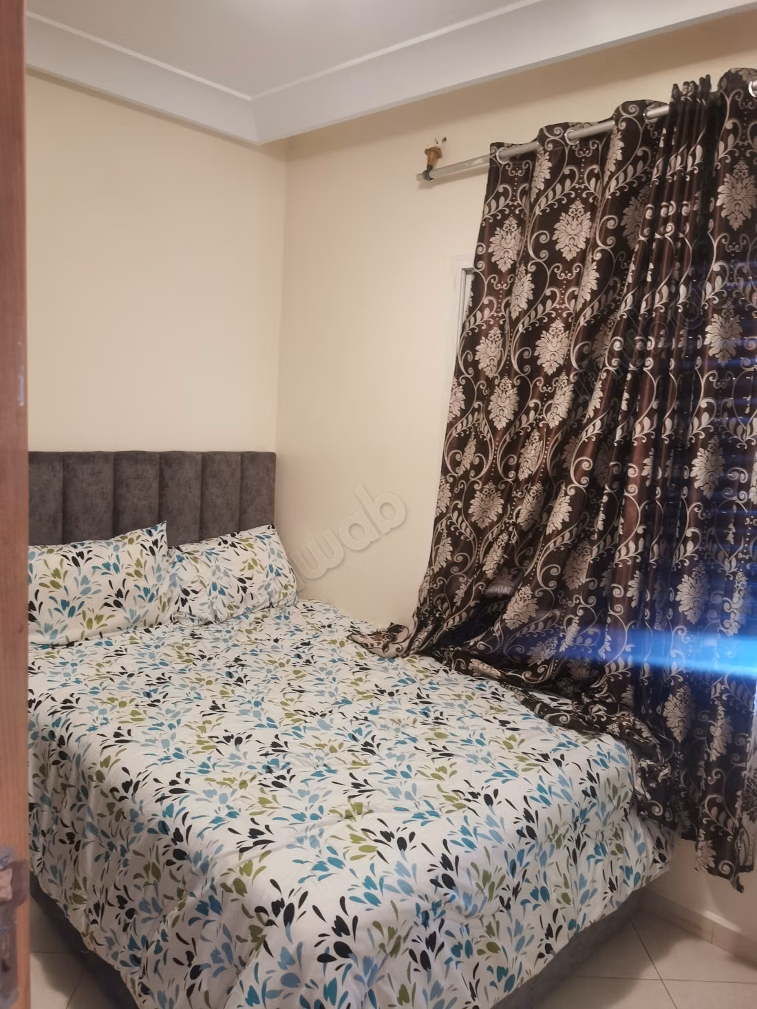 Appartement en location à Bourgogne Ouest. 1 Pièce. Meublé