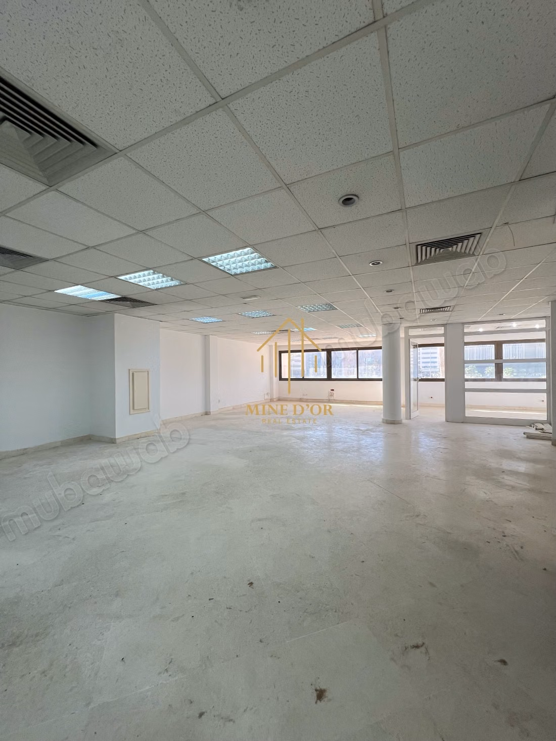  À louer, bureau de 300 m² – charguia 1