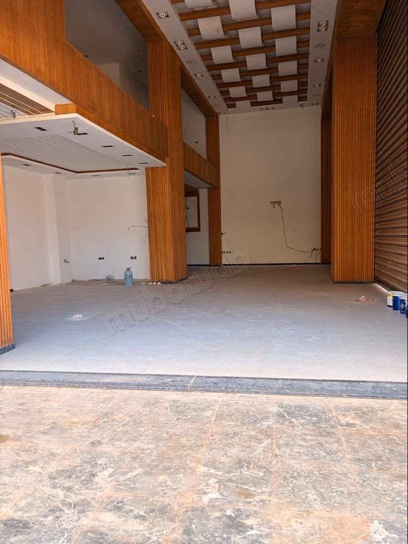 Locale semi arredato per caffè 135m² in vendita a Wifak