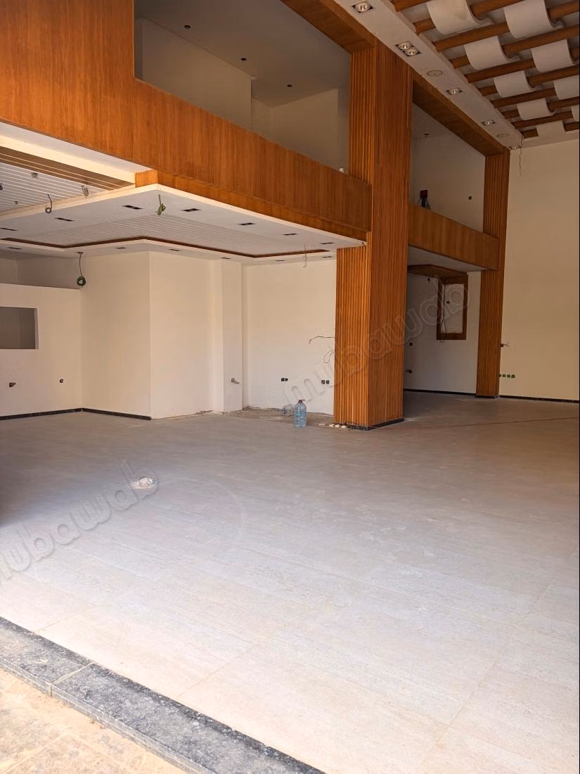 Locale semi arredato per caffè 135m² in vendita a Wifak
