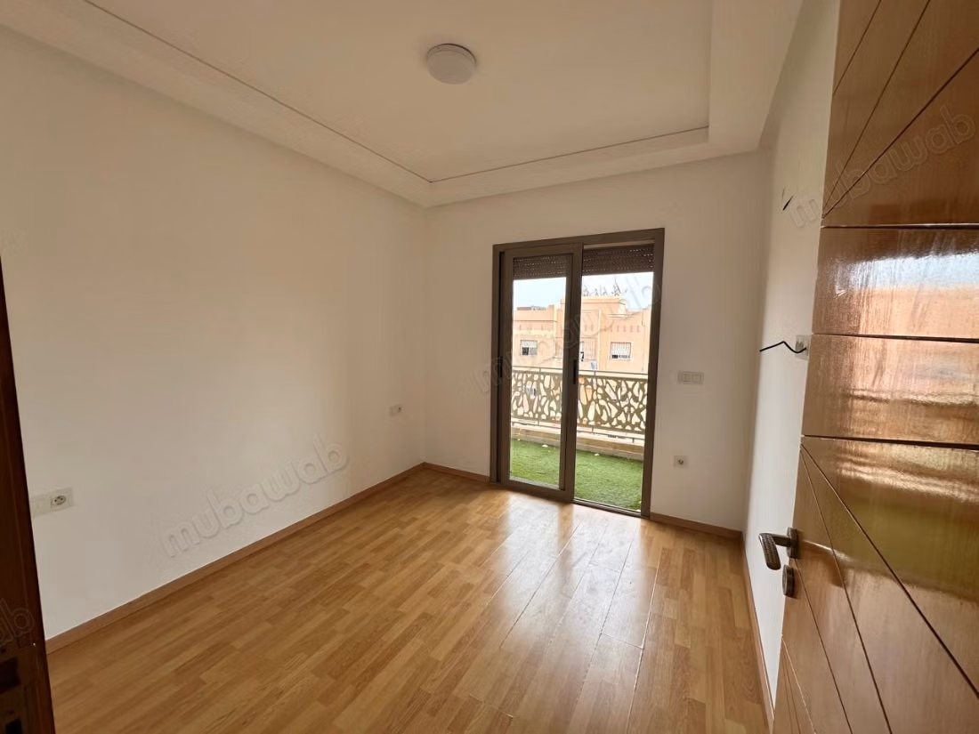 Appartamento in vendita a Hay Mabrouka. 3 camere confortevoli. Residenza con concierge, aria condizionata generale