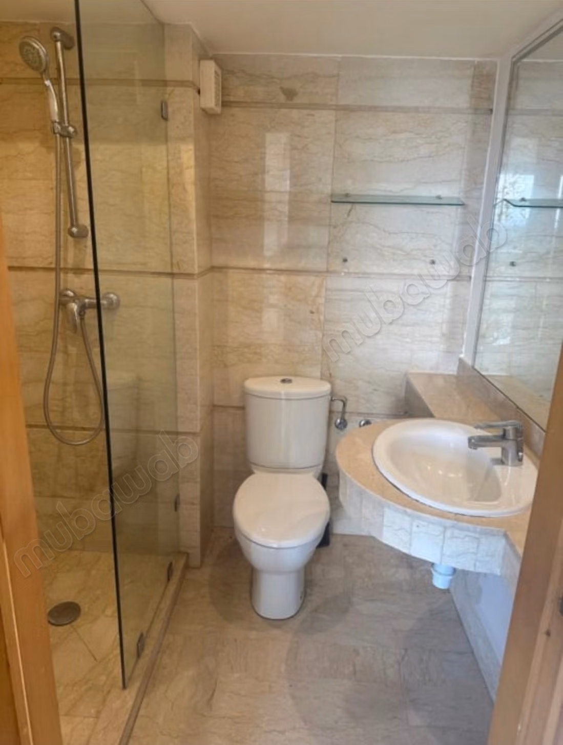 Apartment for sale in Errahma. 3 rooms. Traditional living room and satellite system.